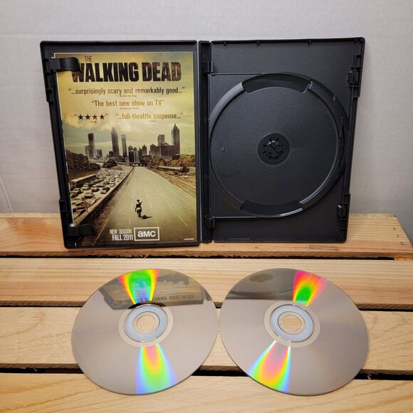 DVD The Walking Dead Complete First Season w/ outter sleeve - Picture 3 of 3